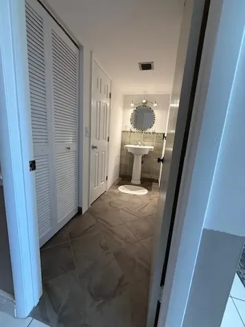 2528 Boundbrook Drive Palm Springs FL 33406