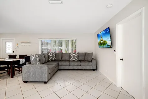 2102 Ne 68th Street Fort Lauderdale FL 33308