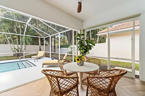 231 E Tall Oaks Circle Palm Beach Gardens FL 33410