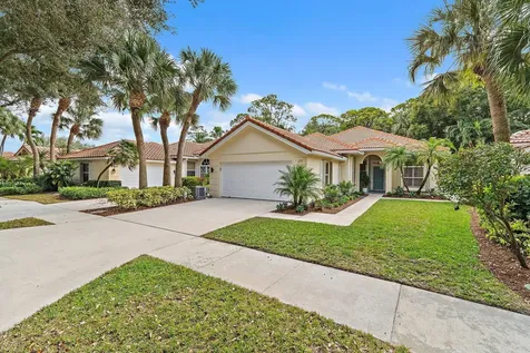 231 E Tall Oaks Circle Palm Beach Gardens FL 33410