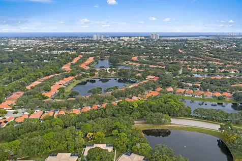 231 E Tall Oaks Circle Palm Beach Gardens FL 33410