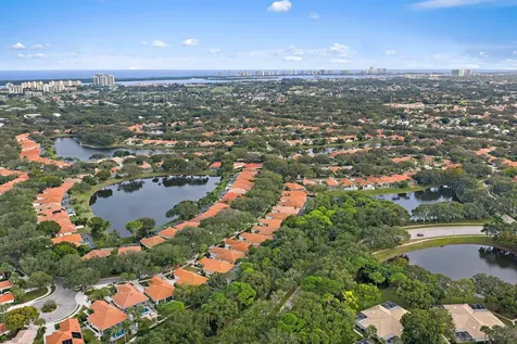 231 E Tall Oaks Circle Palm Beach Gardens FL 33410