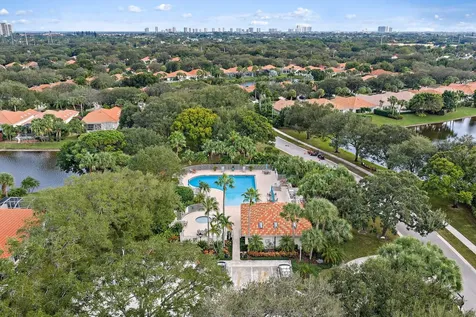 231 E Tall Oaks Circle Palm Beach Gardens FL 33410