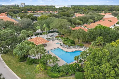 231 E Tall Oaks Circle Palm Beach Gardens FL 33410