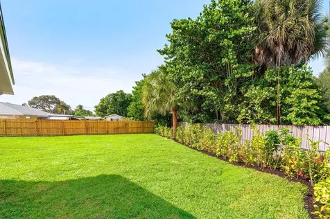 2433 Palm Road West Palm Beach FL 33406