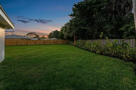 2433 Palm Road West Palm Beach FL 33406