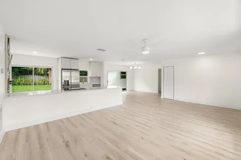 2433 Palm Road West Palm Beach FL 33406