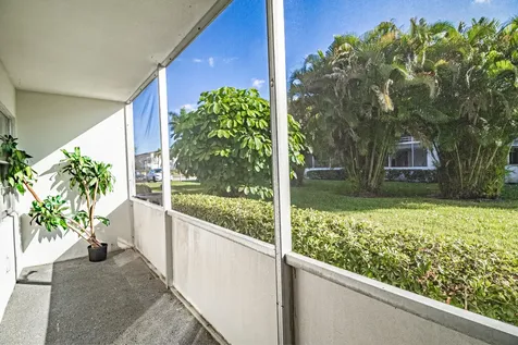 213 Fanshaw F Boca Raton FL 33434