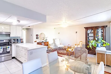 213 Fanshaw F Boca Raton FL 33434