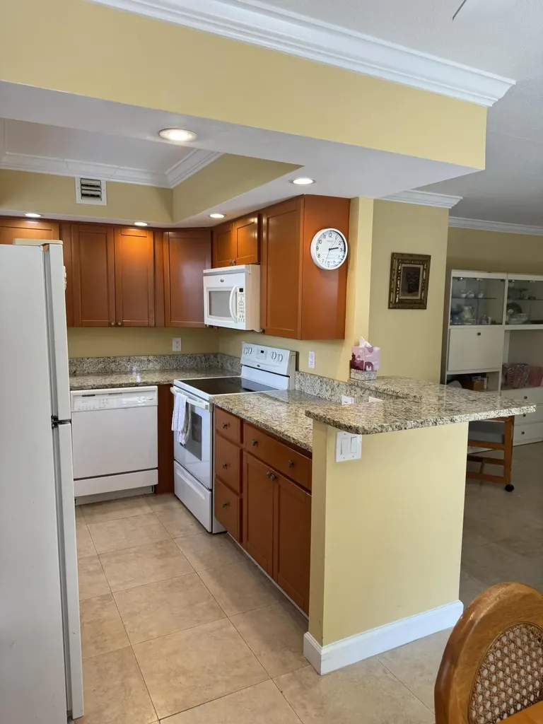 680 Saxony O Delray Beach FL 33446