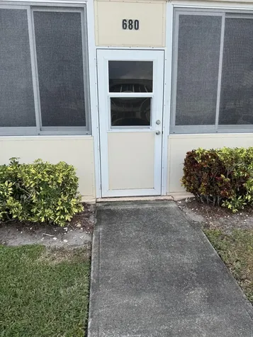 680 Saxony O Delray Beach FL 33446