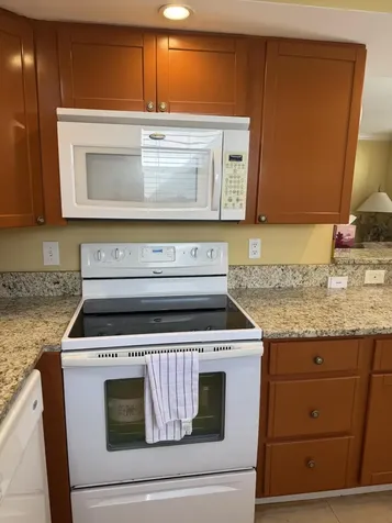 680 Saxony O Delray Beach FL 33446
