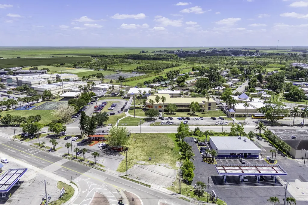 700 Larrimore Road Pahokee FL 33476