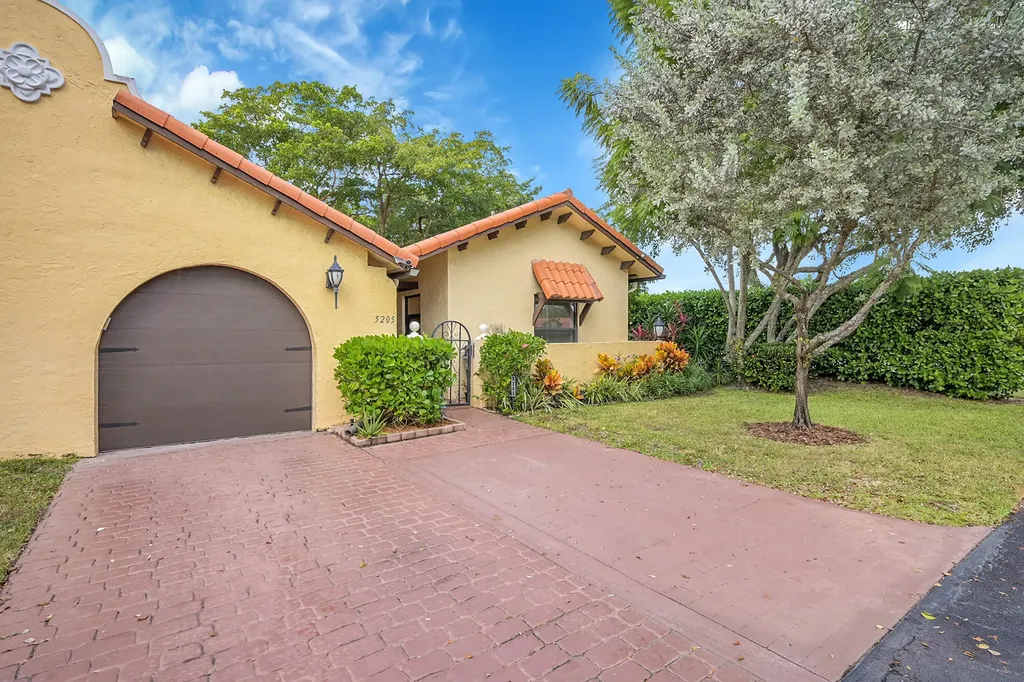 5205 Bolero Circle Delray Beach FL 33484