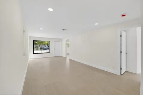 122 Sw 9th Avenue Delray Beach FL 33444