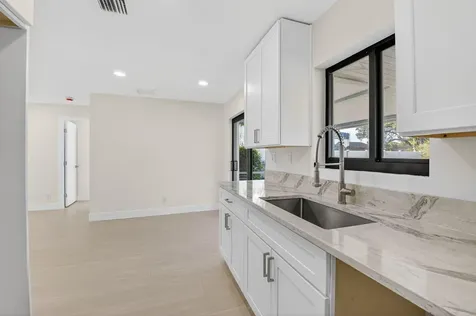122 Sw 9th Avenue Delray Beach FL 33444