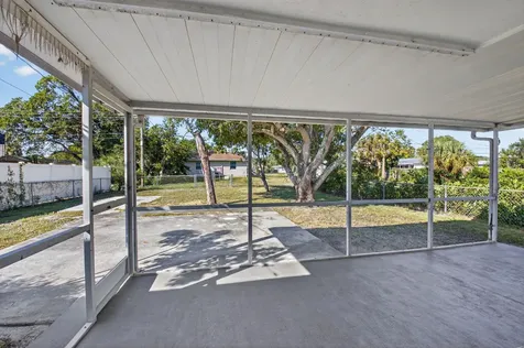 122 Sw 9th Avenue Delray Beach FL 33444