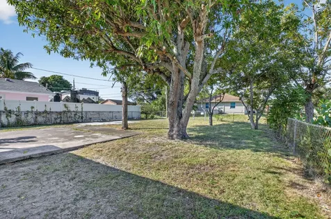 122 Sw 9th Avenue Delray Beach FL 33444