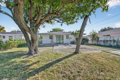 122 Sw 9th Avenue Delray Beach FL 33444