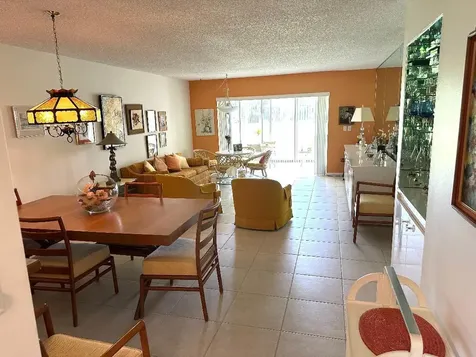 8305 Casa Del Lago Boca Raton FL 33433