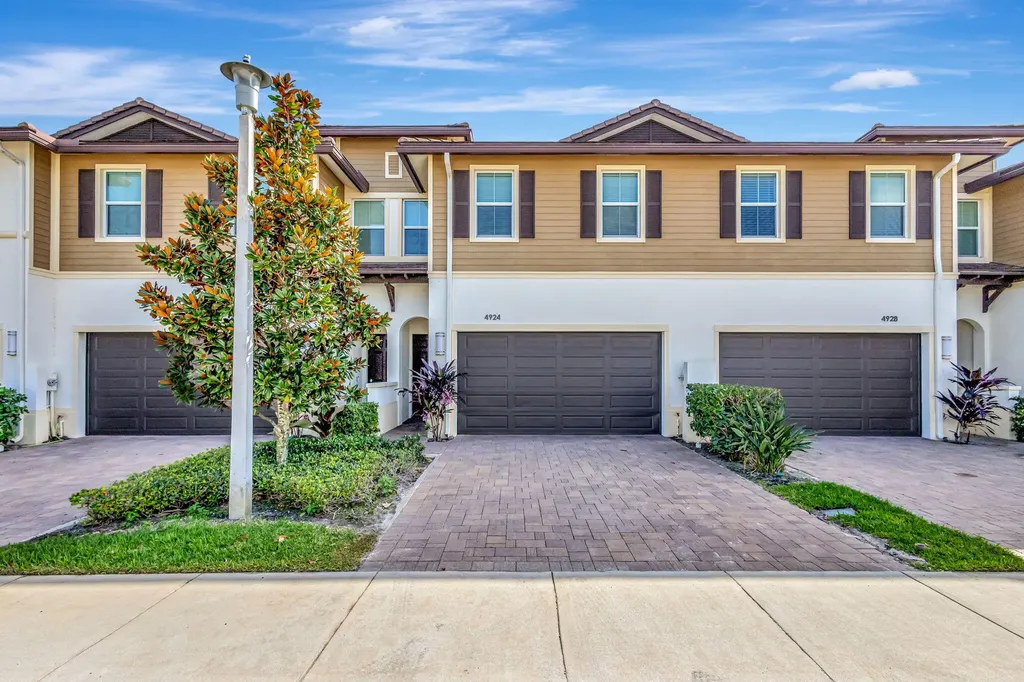 4924 Pointe Midtown Way Palm Beach Gardens FL 33418