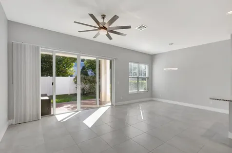 4924 Pointe Midtown Way Palm Beach Gardens FL 33418