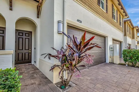4924 Pointe Midtown Way Palm Beach Gardens FL 33418