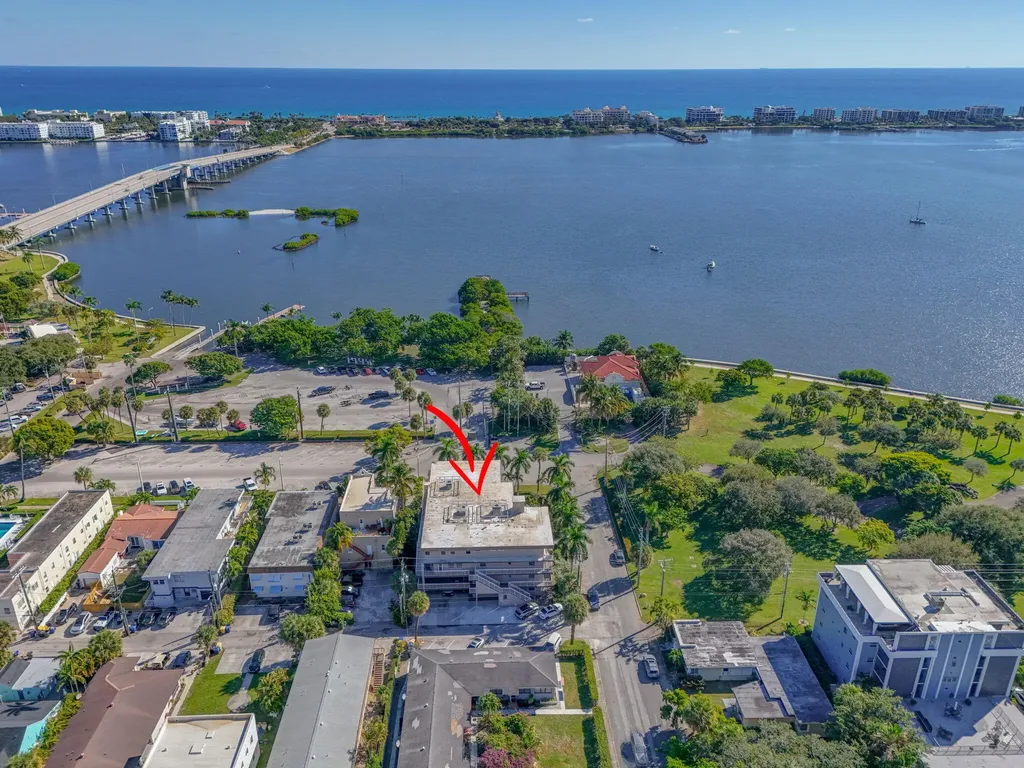 129 S Golfview Road Lake Worth Beach FL 33460