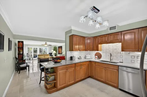 129 S Golfview Road Lake Worth Beach FL 33460