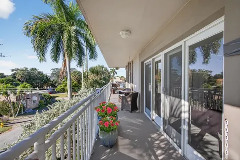 129 S Golfview Road Lake Worth Beach FL 33460