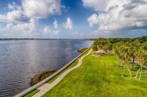 129 S Golfview Road Lake Worth Beach FL 33460