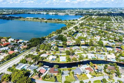 2000 Nw 33rd Court Oakland Park FL 33309