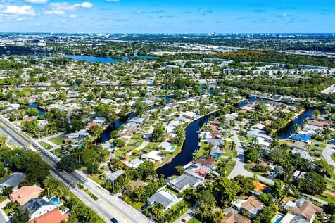 2000 Nw 33rd Court Oakland Park FL 33309