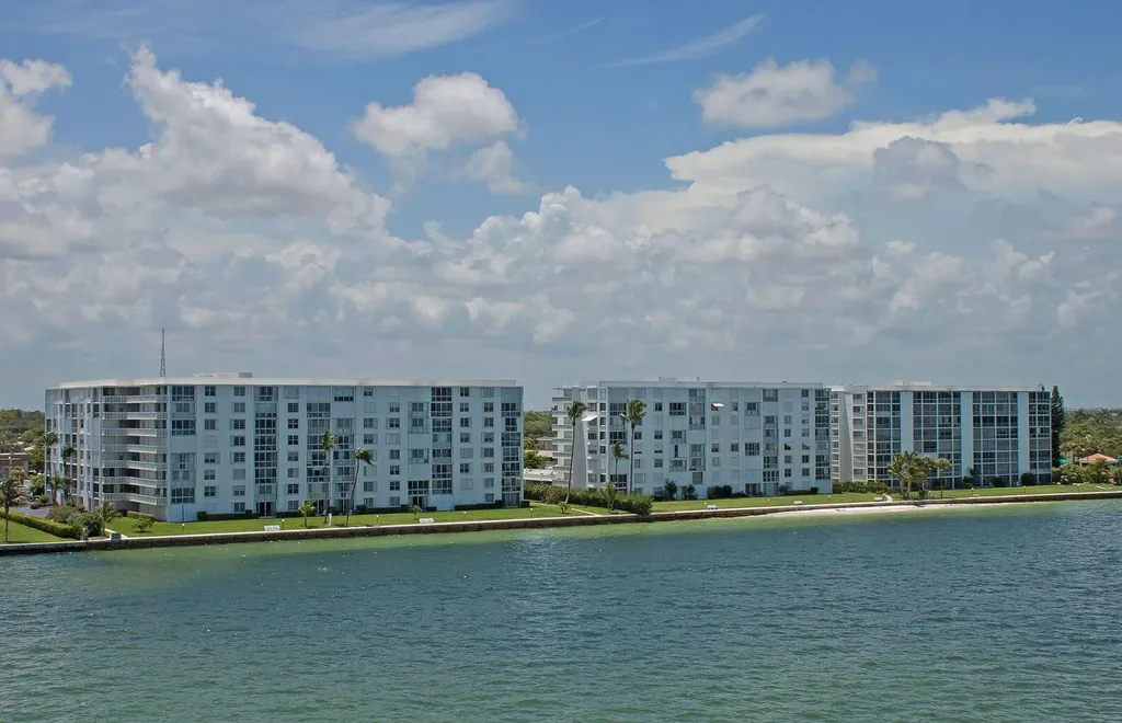 401 Lake Shore Drive Lake Park FL 33403