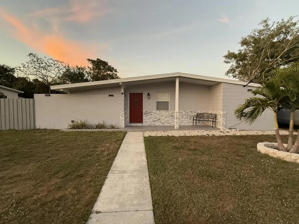115 Se Celestia Court Port Saint Lucie FL 34983