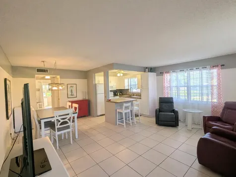 76 Dorchester D West Palm Beach FL 33417