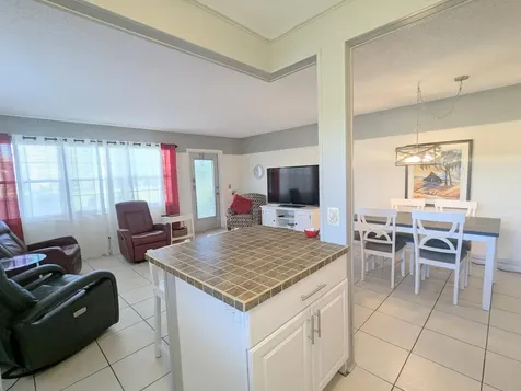 76 Dorchester D West Palm Beach FL 33417