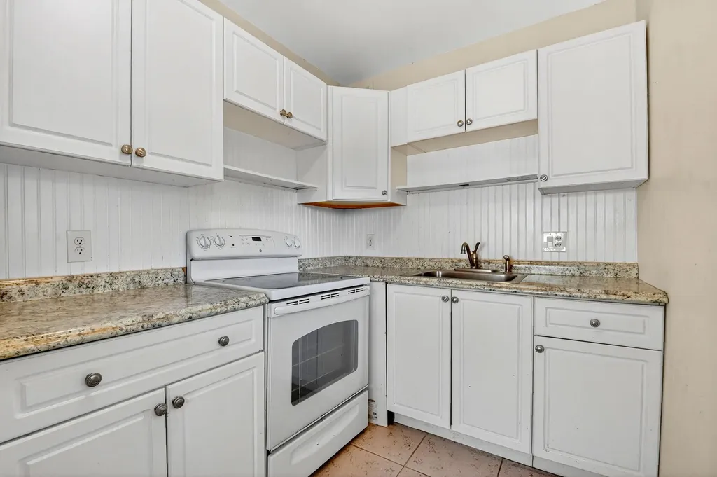 2880 Lake Osborne Drive Lake Worth Beach FL 33461