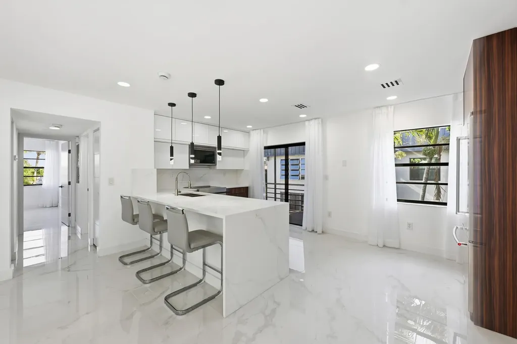 571 Piedmont L Delray Beach FL 33484
