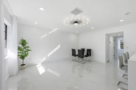 571 Piedmont L Delray Beach FL 33484