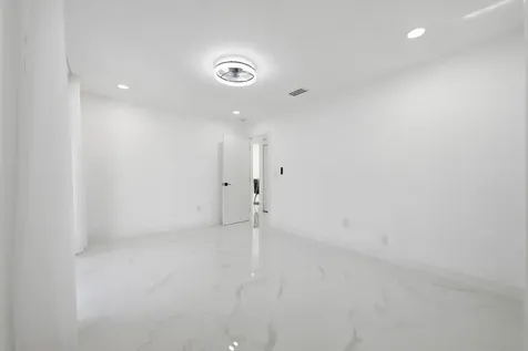 571 Piedmont L Delray Beach FL 33484