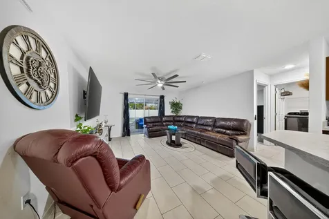 949 Sw Fisherman Avenue Port Saint Lucie FL 34953