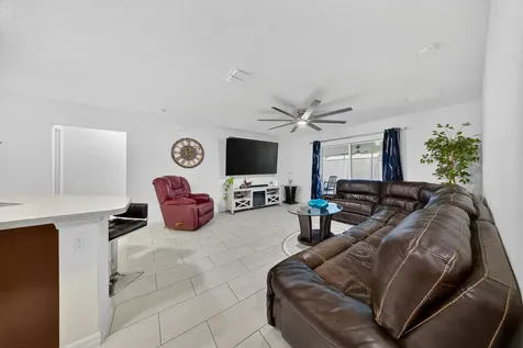 949 Sw Fisherman Avenue Port Saint Lucie FL 34953