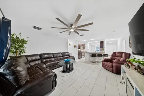 949 Sw Fisherman Avenue Port Saint Lucie FL 34953