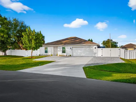 949 Sw Fisherman Avenue Port Saint Lucie FL 34953
