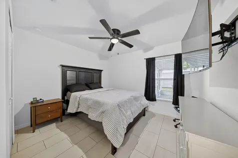 949 Sw Fisherman Avenue Port Saint Lucie FL 34953