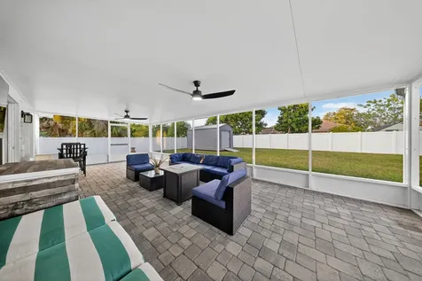 949 Sw Fisherman Avenue Port Saint Lucie FL 34953
