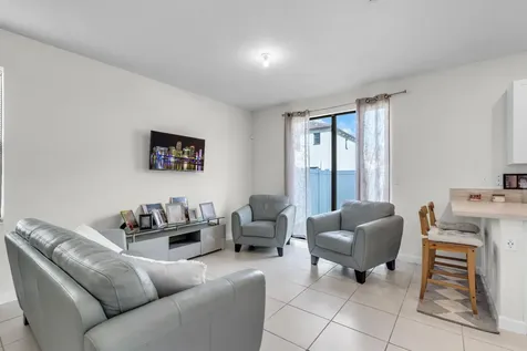 11101 W 33rd Court Hialeah FL 33018