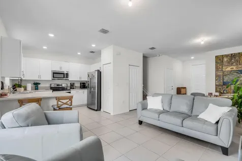 11101 W 33rd Court Hialeah FL 33018