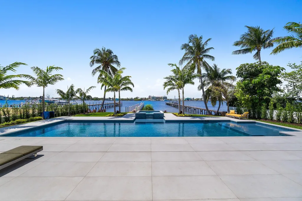 807 N Atlantic Drive Lantana FL 33462